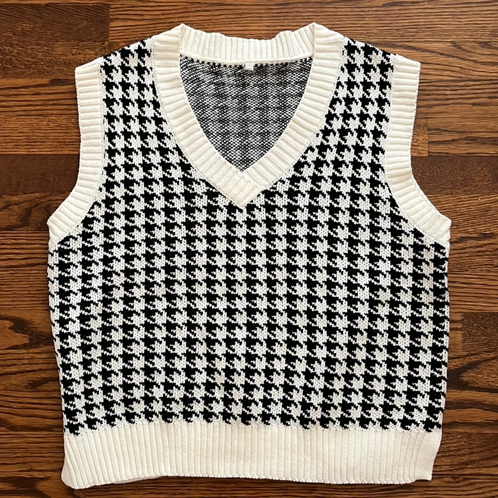 NWOT Shein Black and White Houndstooth Oversized Sweater Vest